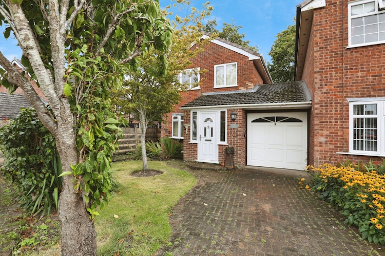 3 bedroom detached house
