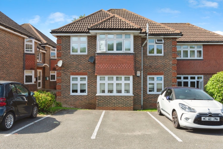 2 bedroom ground floor flat