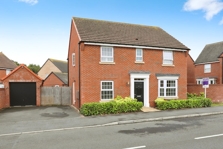 4 bedroom detached house