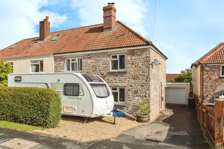 3 bedroom semi-detached house