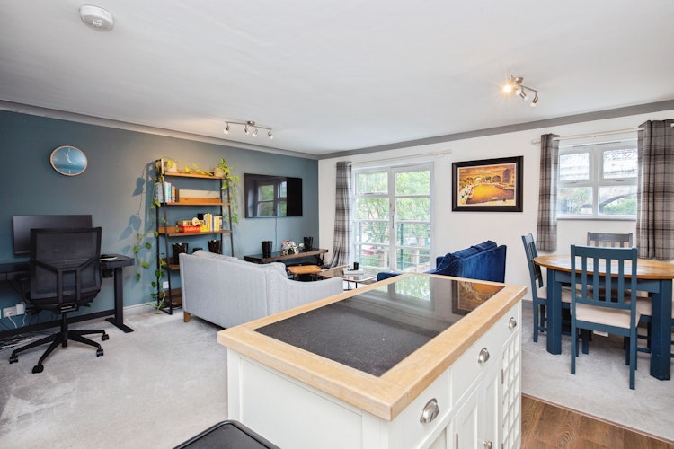 2 bedroom apartment