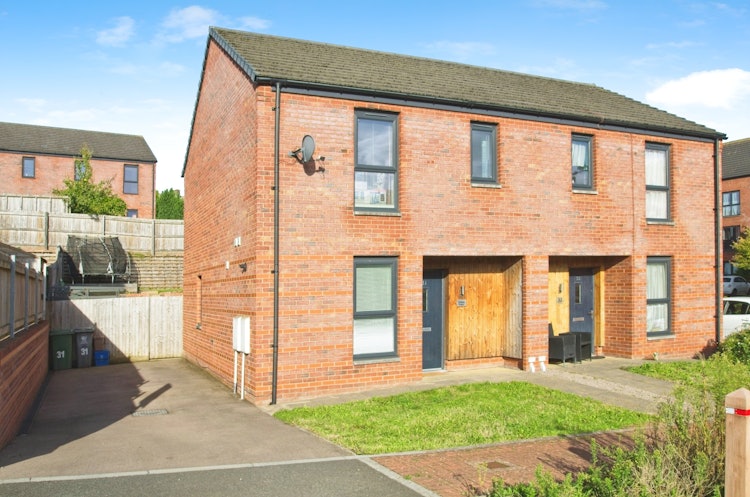 3 bedroom semi-detached house