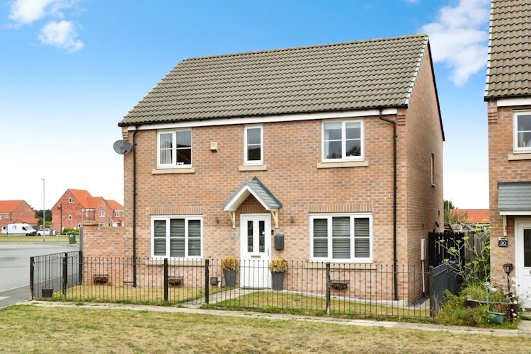 4 bedroom detached house