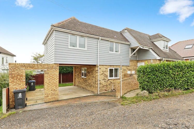 3 bedroom detached house