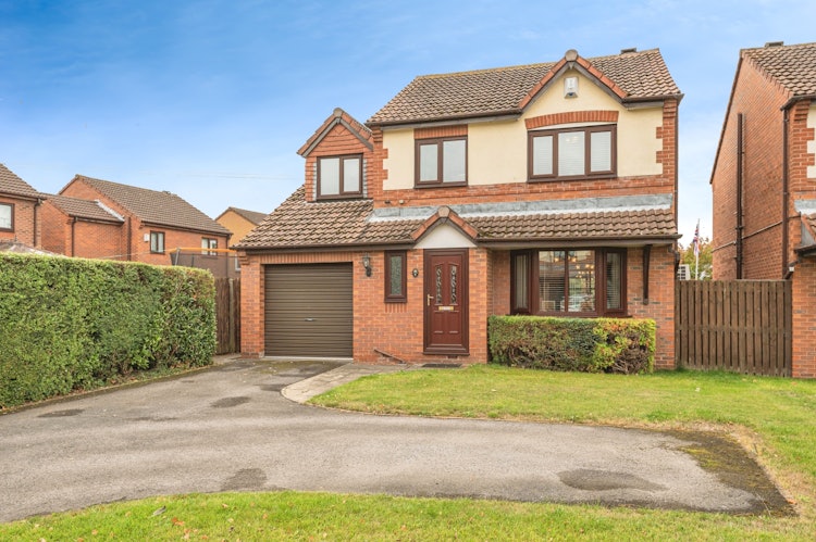 4 bedroom detached house