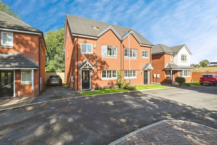 4 bedroom semi-detached house