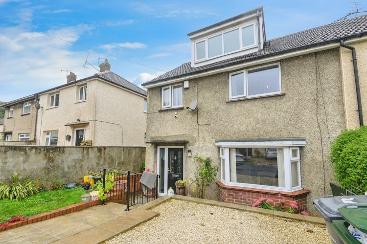 4 bedroom semi-detached house