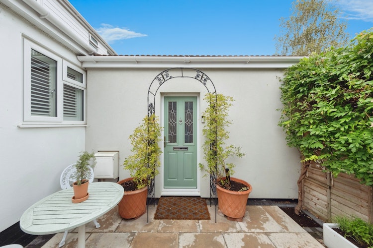 3 bedroom detached house