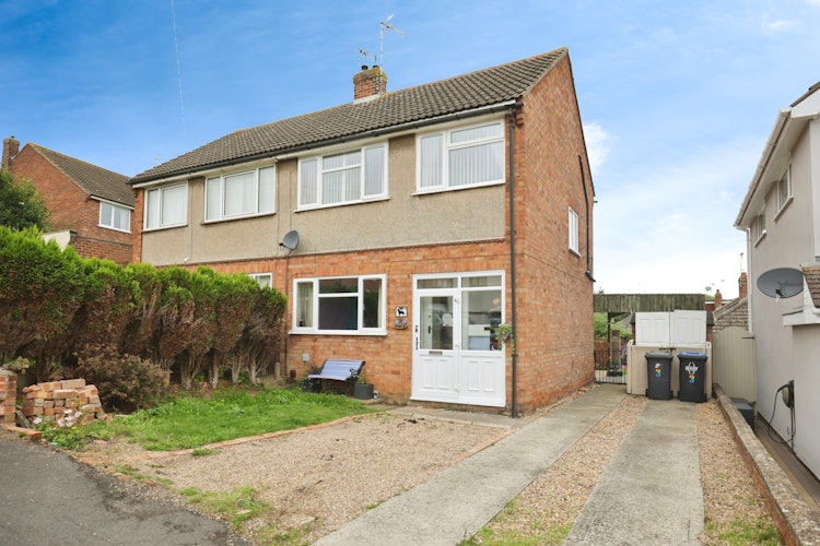 3 bedroom semi-detached house