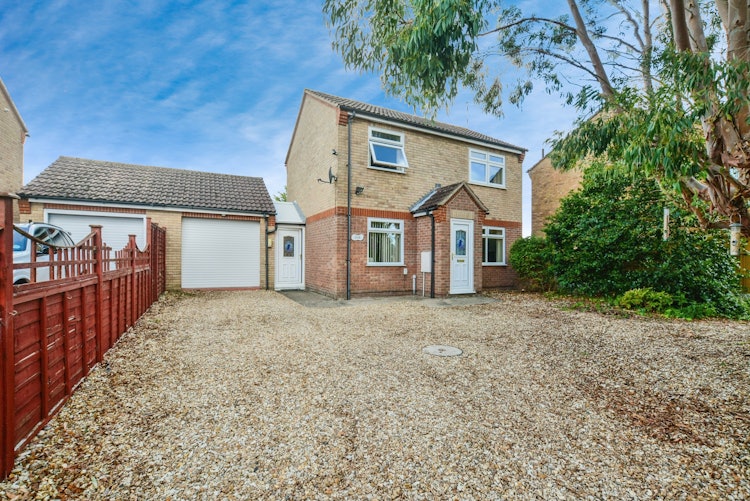 3 bedroom detached house
