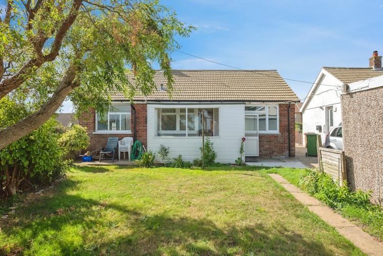 2 bedroom detached bungalow