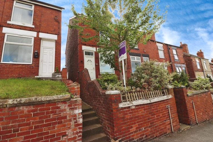 3 bedroom end of terrace house