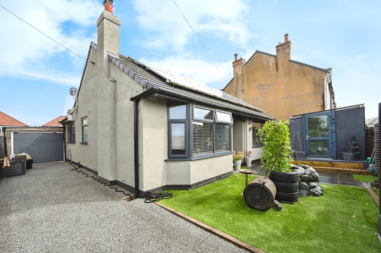3 bedroom detached bungalow