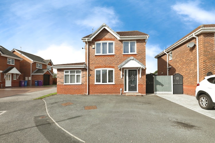 4 bedroom detached house