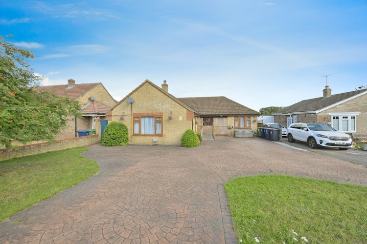 4 bedroom detached bungalow