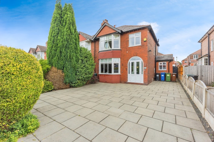 3 bedroom semi-detached house