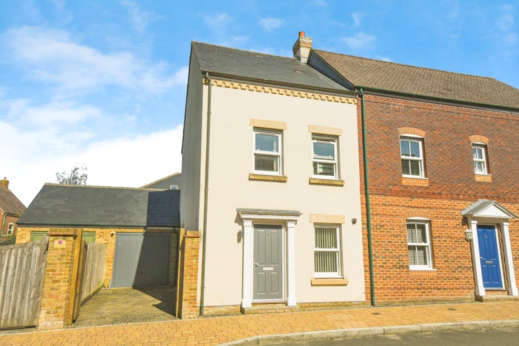 2 bedroom semi-detached house