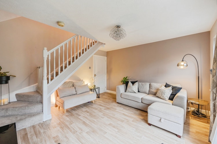 2 bedroom end of terrace house