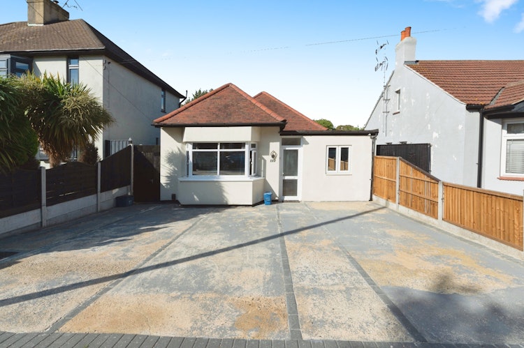 3 bedroom detached bungalow