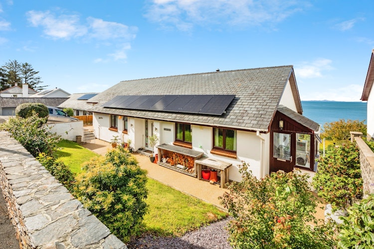 2 bedroom detached bungalow