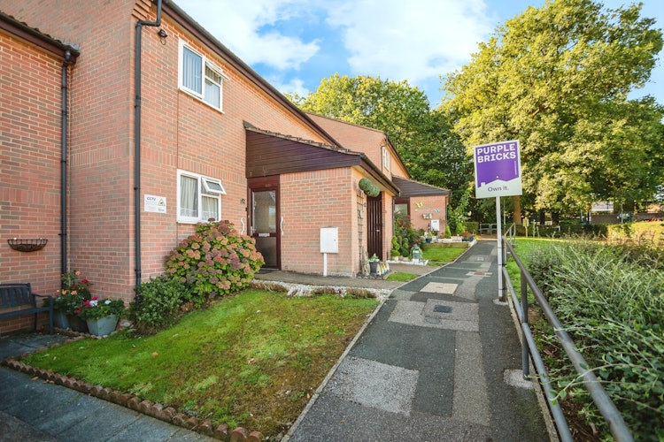 1 bedroom maisonette