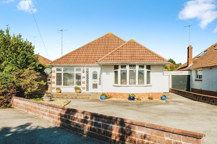 3 bedroom detached bungalow