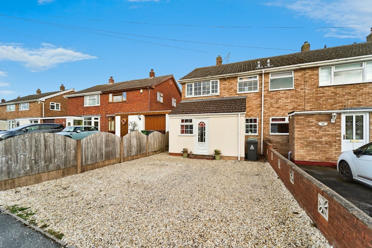 3 bedroom end of terrace house