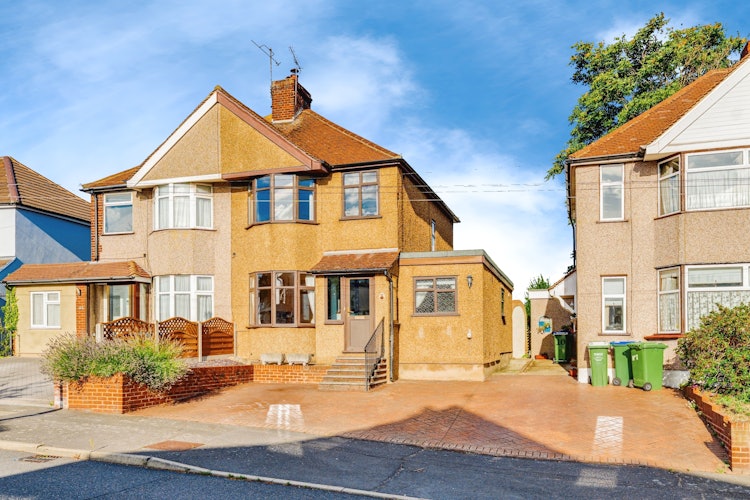 3 bedroom semi-detached house