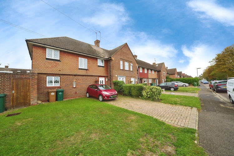 3 bedroom end of terrace house