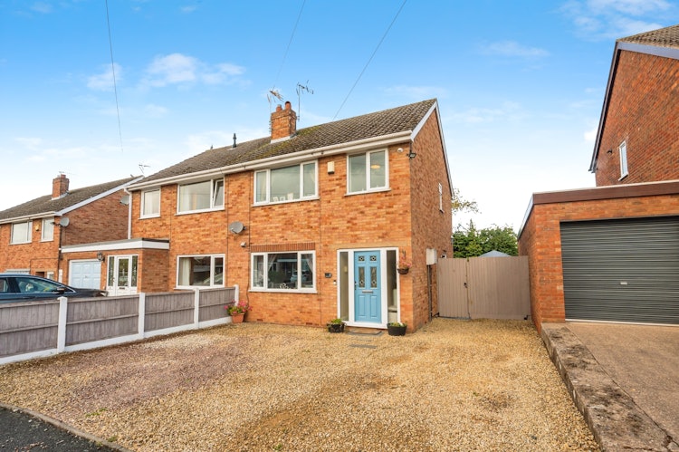 3 bedroom semi-detached house