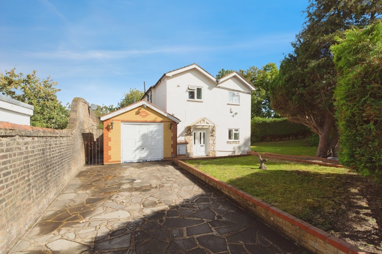 3 bedroom end of terrace house