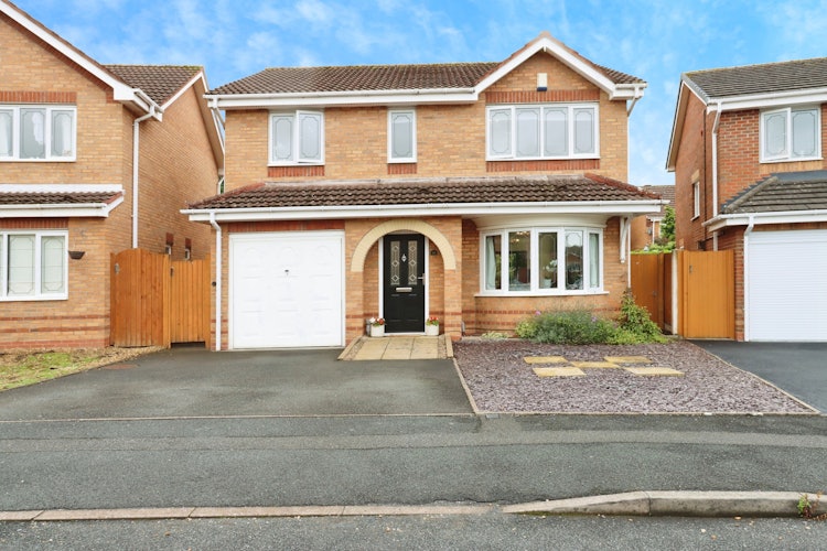 4 bedroom detached house