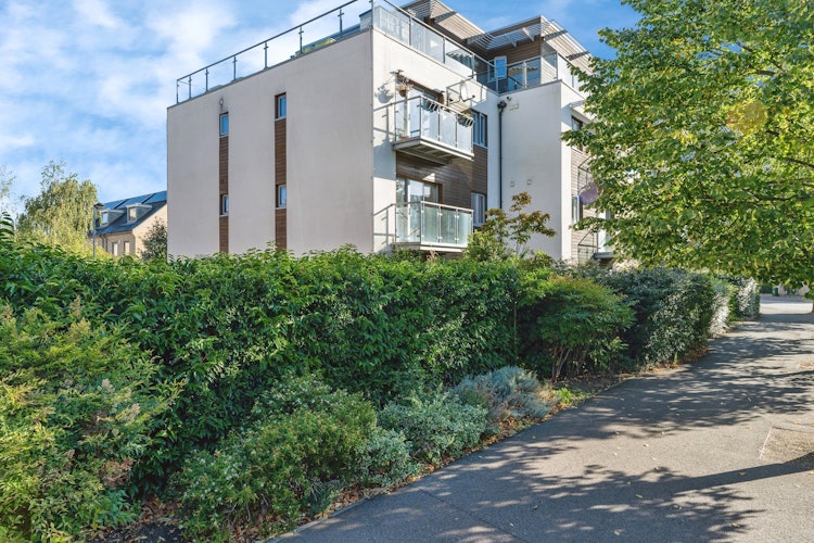 2 bedroom flat