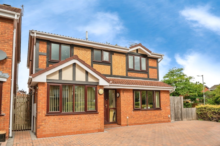 4 bedroom detached house