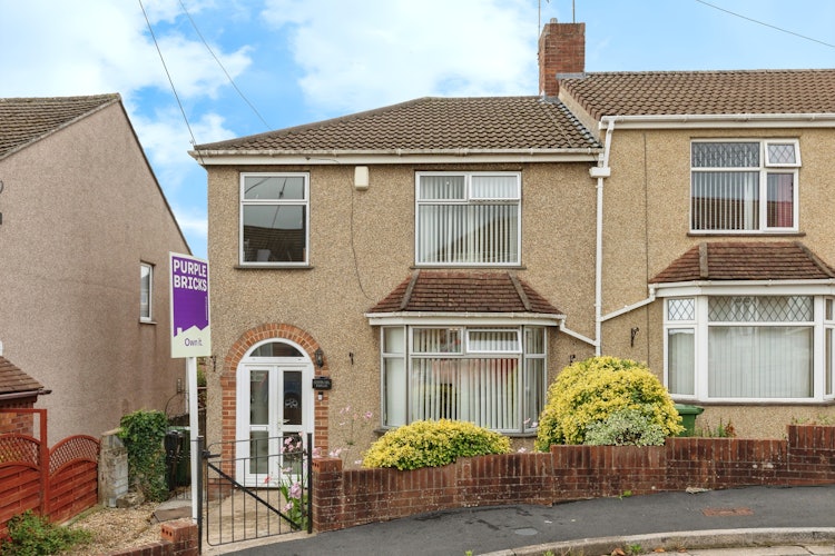 3 bedroom end of terrace house