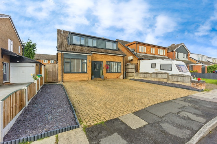 4 bedroom detached house