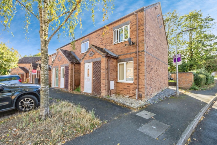 2 bedroom end of terrace house