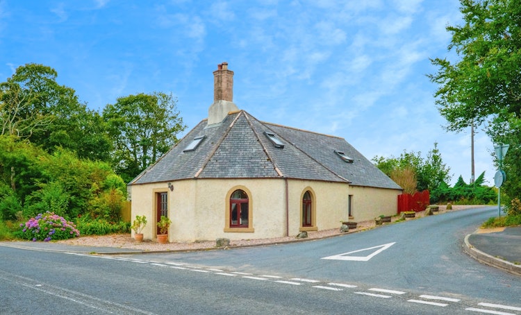 4 bedroom detached house