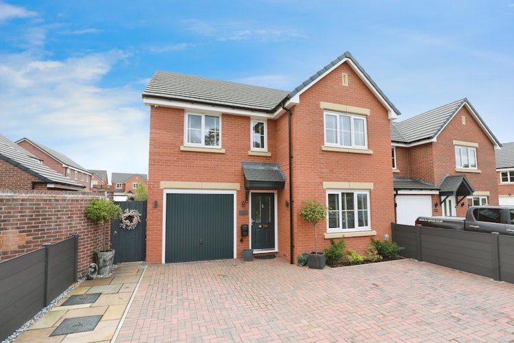 4 bedroom detached house