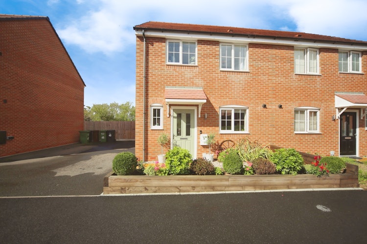 3 bedroom semi-detached house