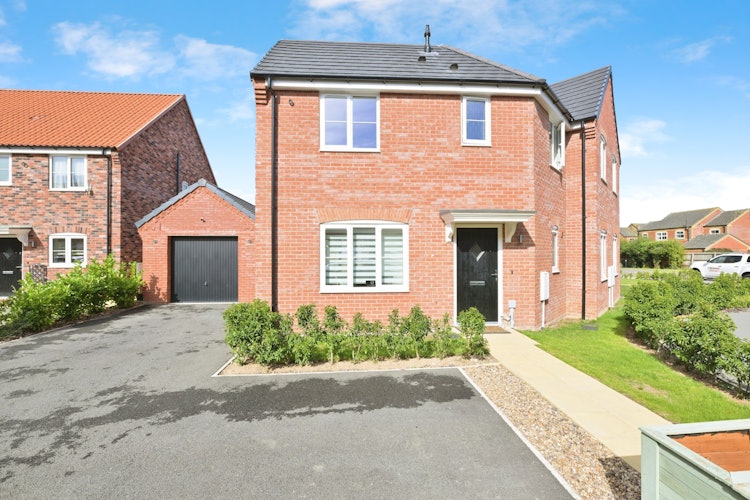 3 bedroom semi-detached house