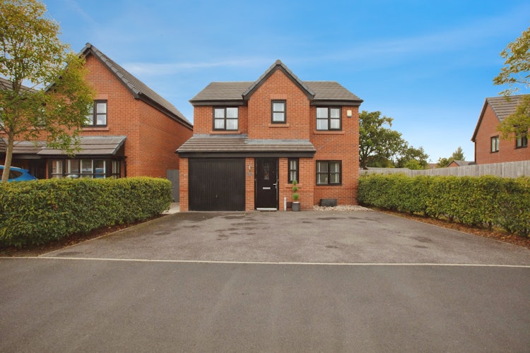 4 bedroom detached house