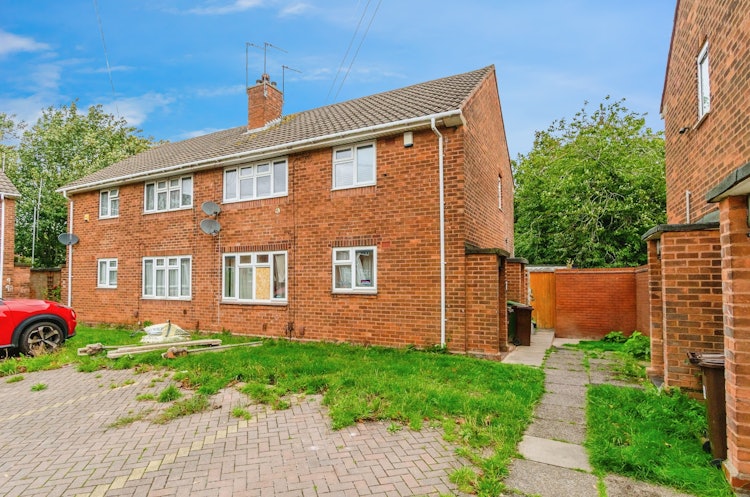 1 bedroom ground floor maisonette