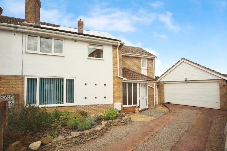 3 bedroom semi-detached house