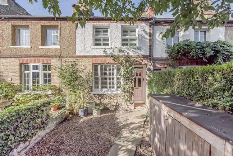 2 bedroom terraced house