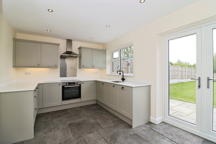 3 bedroom detached house