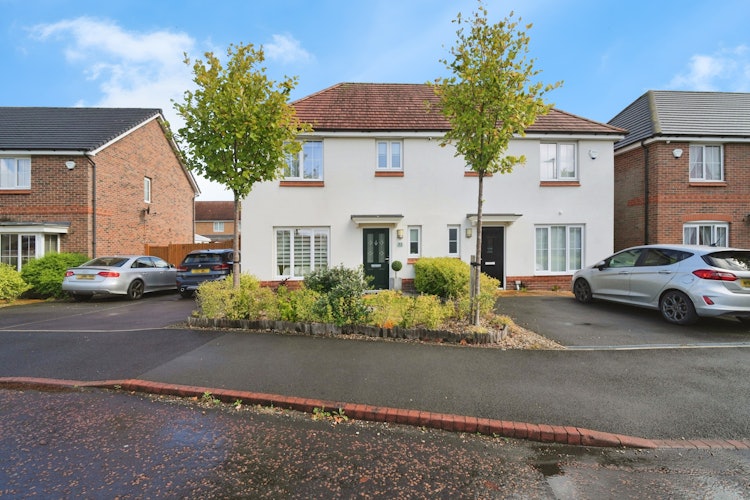 3 bedroom semi-detached house