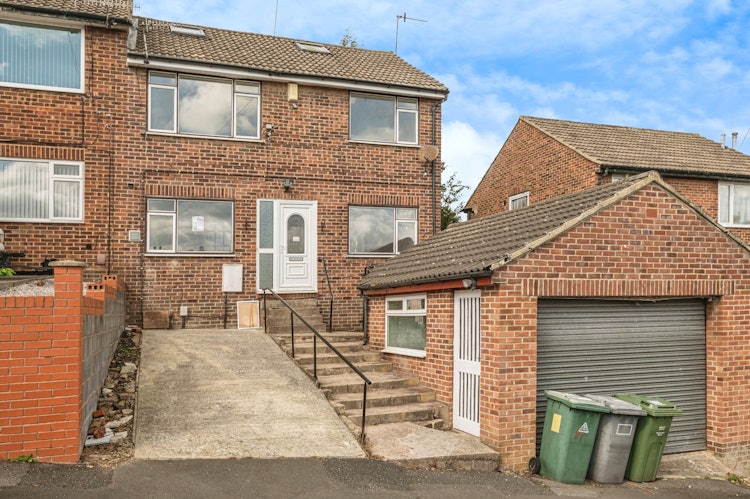 4 bedroom semi-detached house