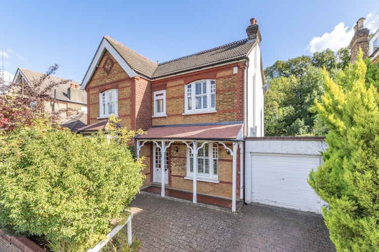 4 bedroom detached house