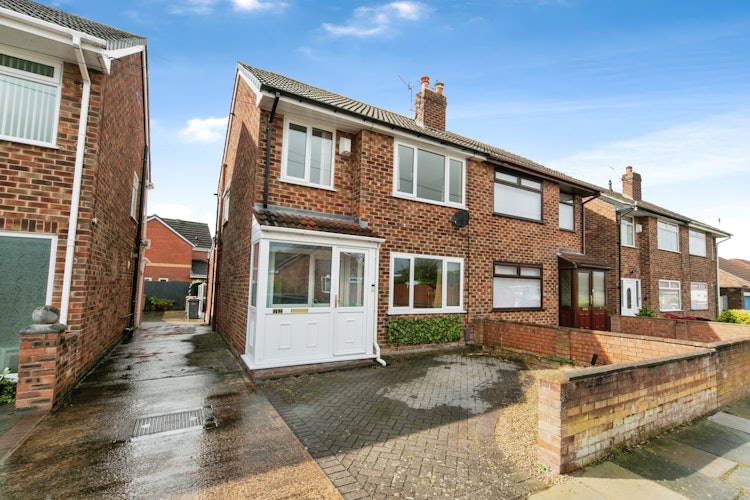 3 bedroom semi-detached house